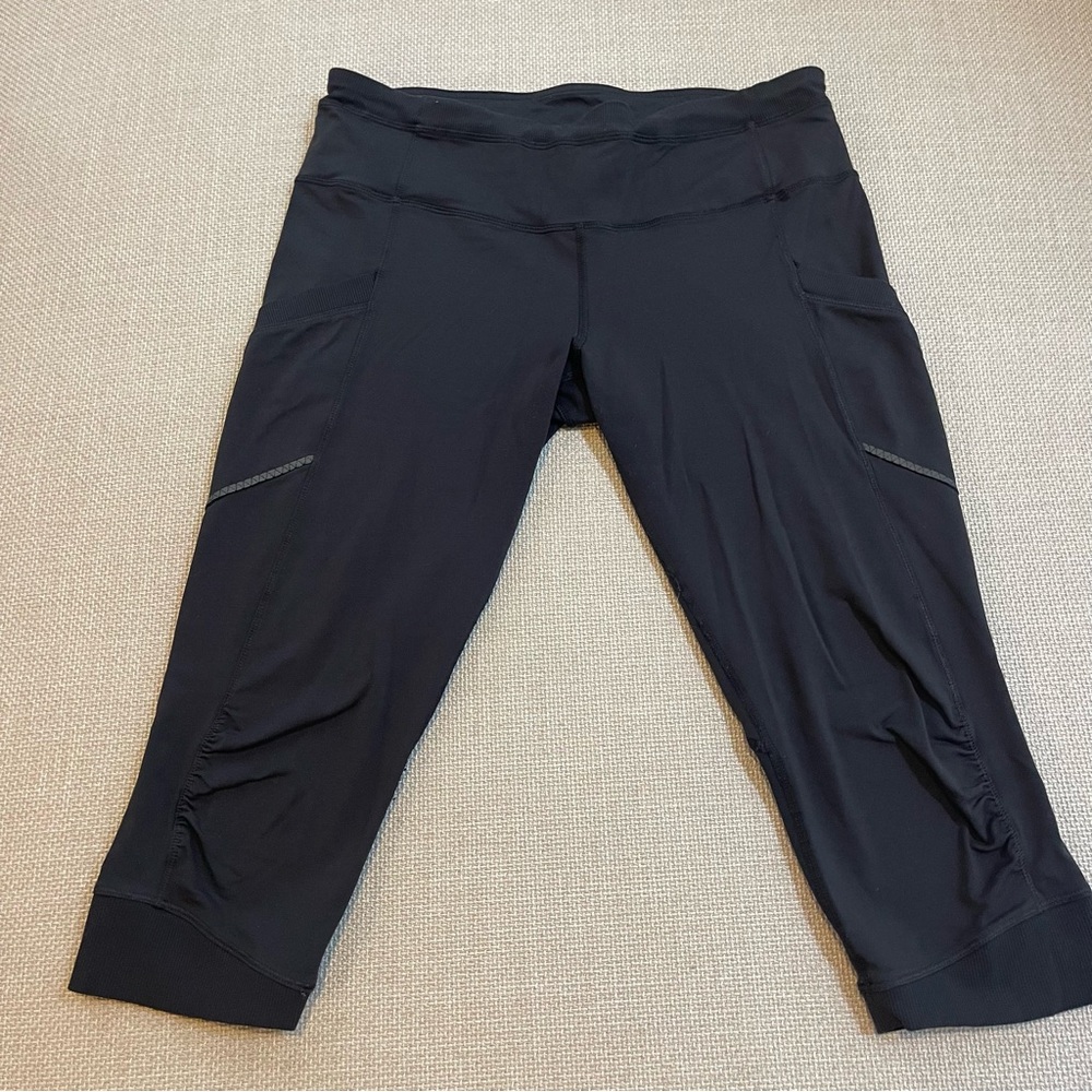 Lululemon Black Crop Capri Pants